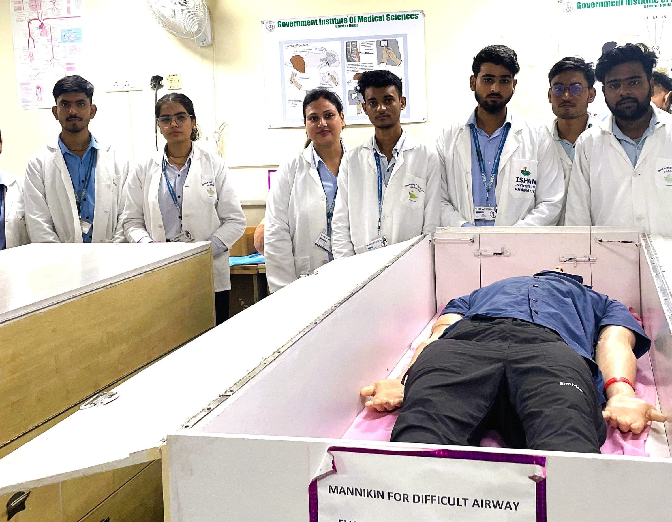 Students Explore Healthcare Practices at GIMS, Greater Noida - Image 2