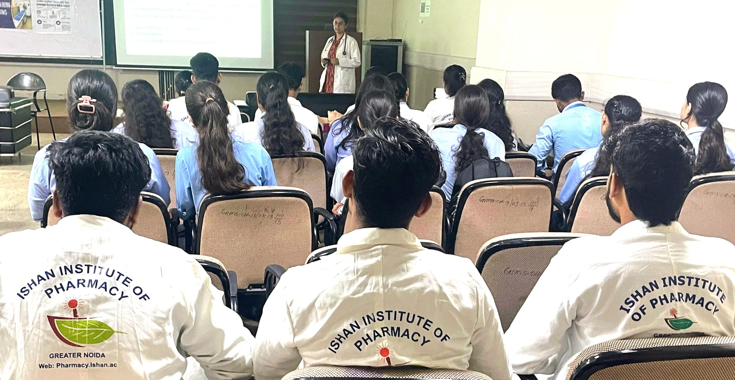 Students Explore Healthcare Practices at GIMS, Greater Noida - Image 3